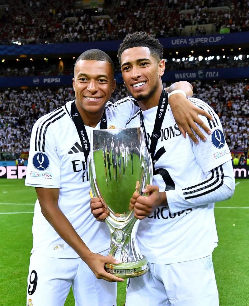 图尔贝里：我很自豪能执教多特三场；去年曾接触赛义德-马拉